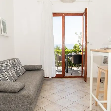 Apartment Gorgeous View, Close To The Beach, Pets Welcome, 33-2 Ravni