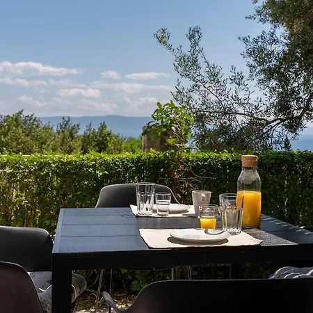 Gorgeous View, Close To The Beach, Pets Welcome, 33-2 Apartment Ravni